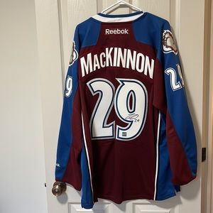 Nathan Mackinnon Colorado Avalanche - Signed Jersey